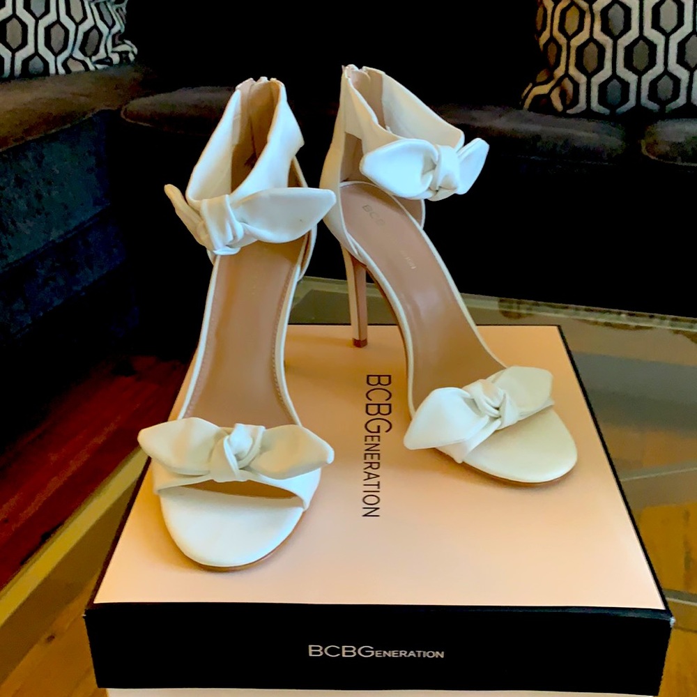 BCBG generation JESSA sandal